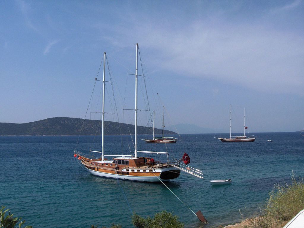 Bali Yacht Charter: Sail, Swim and Explore Bali